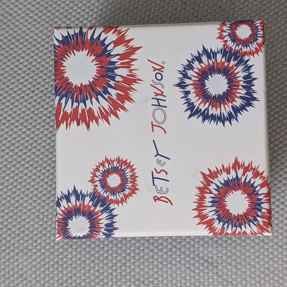 Betsey Johnson Pink Double Heart  Earrings - Picture 4 of 4